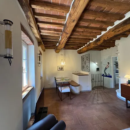 Yema 2-lucca Apartment